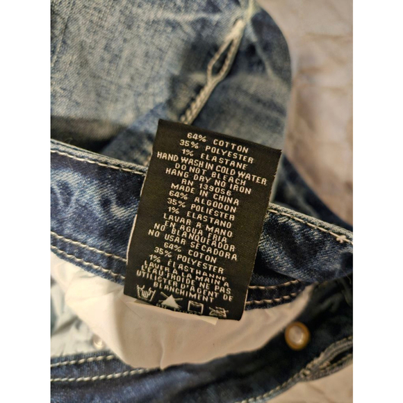 Grace in LA Women's Embellished Flap 5-Pocket Denim Capri Size 34 - Picture 13 of 14